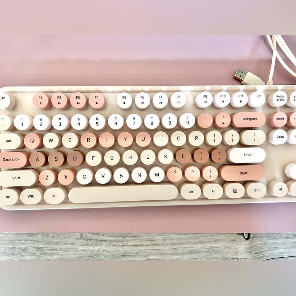 Blush/Nude Pink Chunky Keyboard (wired)